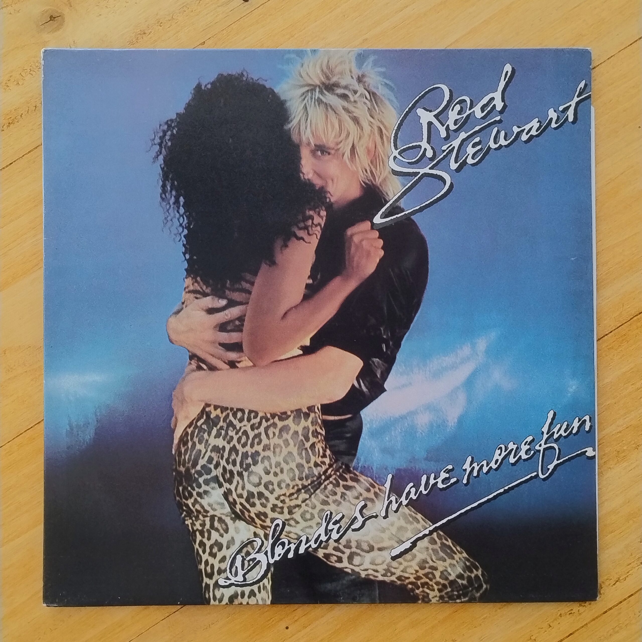Rod Stewart - Blondes have more fun