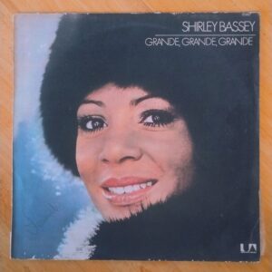 Shirley Bassey - Grande, grande, grande
